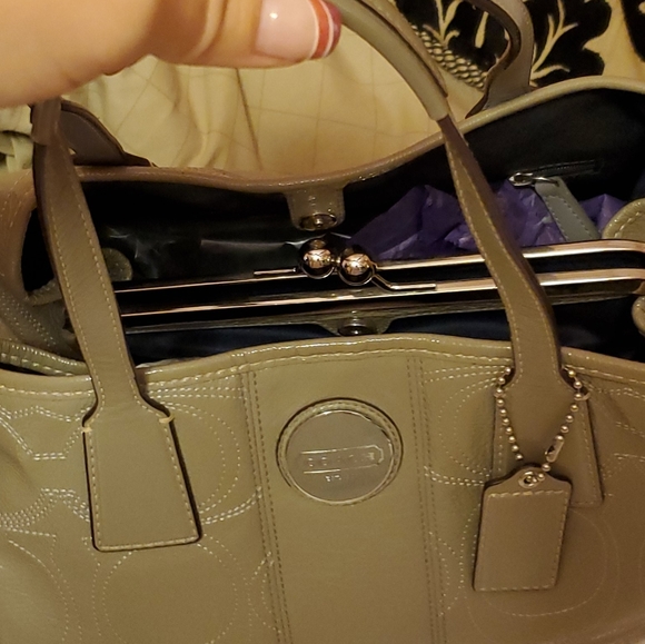 Coach handbag - Picture 1 of 4